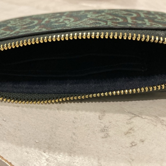 Coach wristlet - Picture 6 of 7